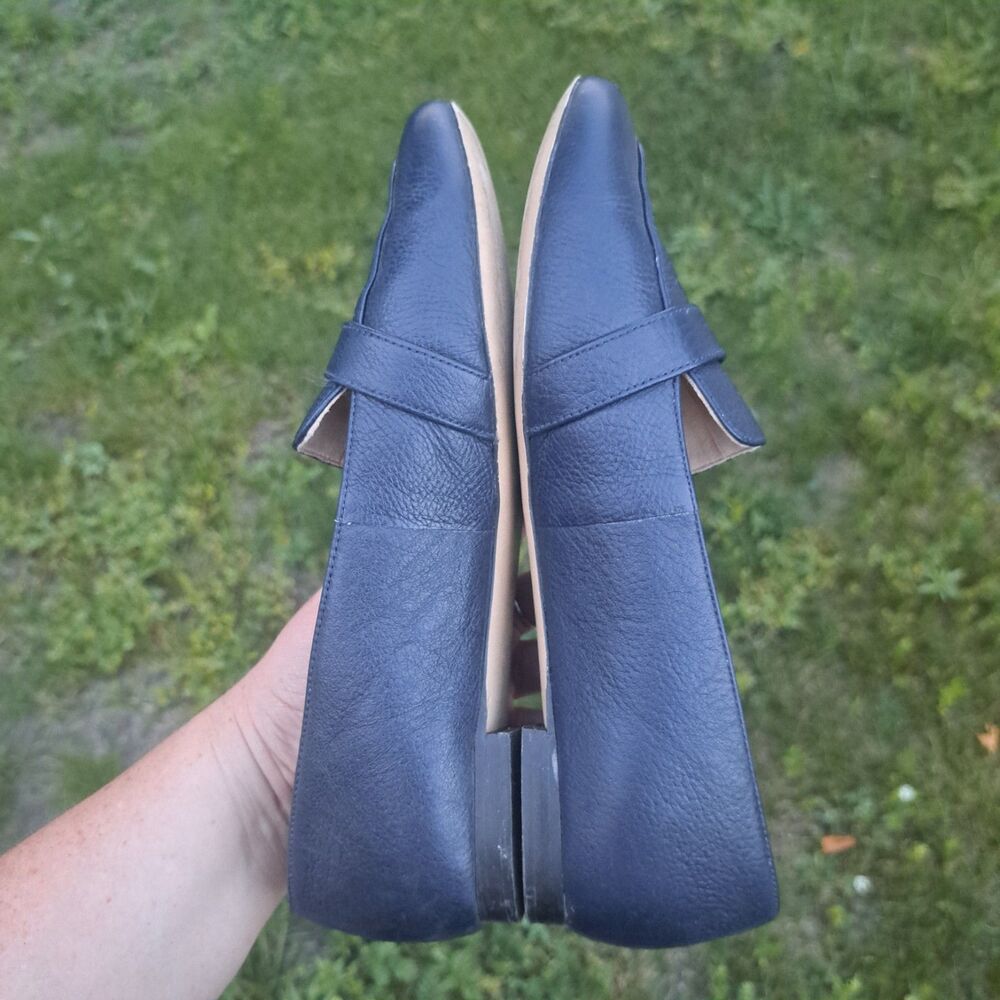 Talbots Ryan D-Ring Loafers Navy Blue Leather Womens Size 8 Casual Flats Shoes - Picture 6 of 6